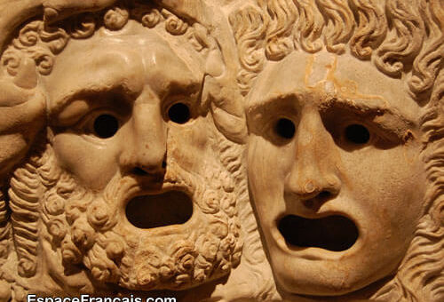 Anciens masques de théâtre grec.