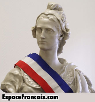 Buste de Marianne et son bonnet phrygien Buste de Marianne et son bonnet phrygien