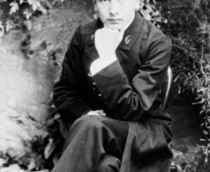 Alain-Fournier en septembre 1905 à la Chapelle d'Angillon.